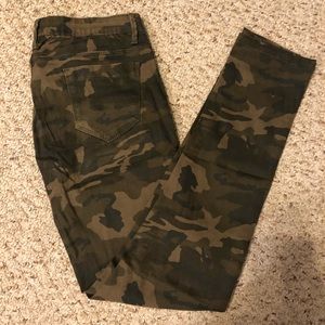 Camo skinny jeans